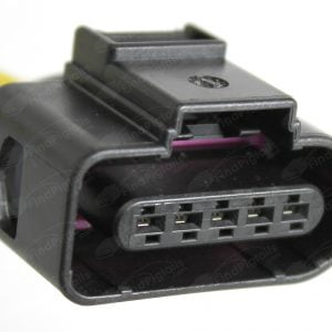 L85B5 is a 5-pin automotive connector which serves at least 1 functions for 1+ vehicles.