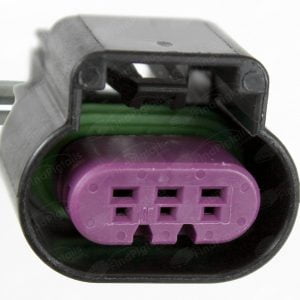 R33A3 is a 3-pin automotive connector which serves at least 404 functions for 1+ vehicles.