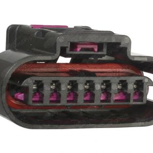 R37A7 is a 7-pin automotive connector which serves at least 1 functions for 1+ vehicles.