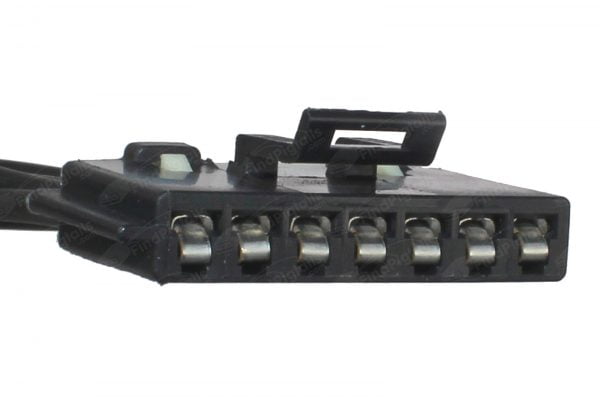 R44B7 is a 7-pin automotive connector which serves at least 1 functions for 1+ vehicles.