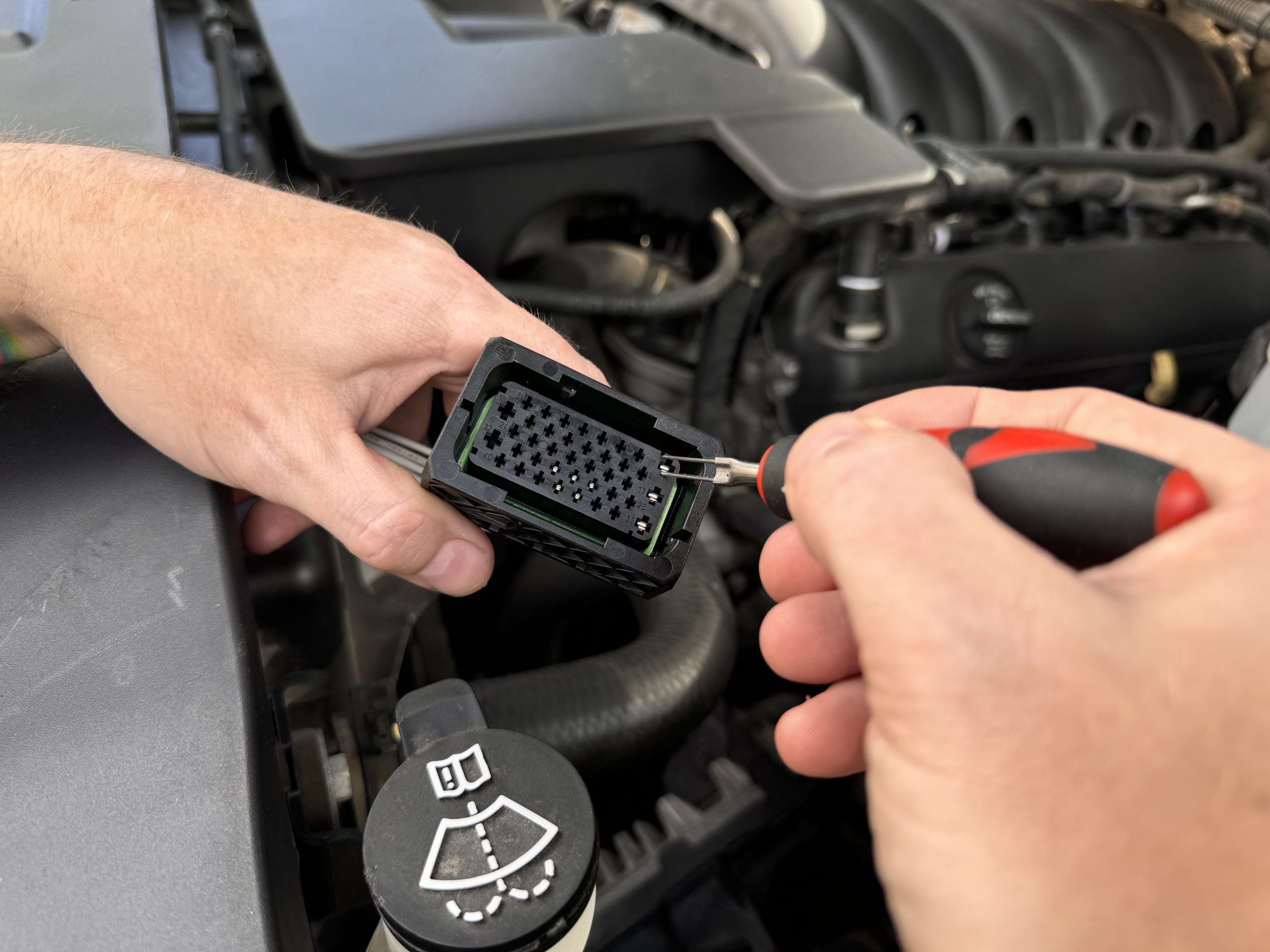 fpt_engine_hands_connector