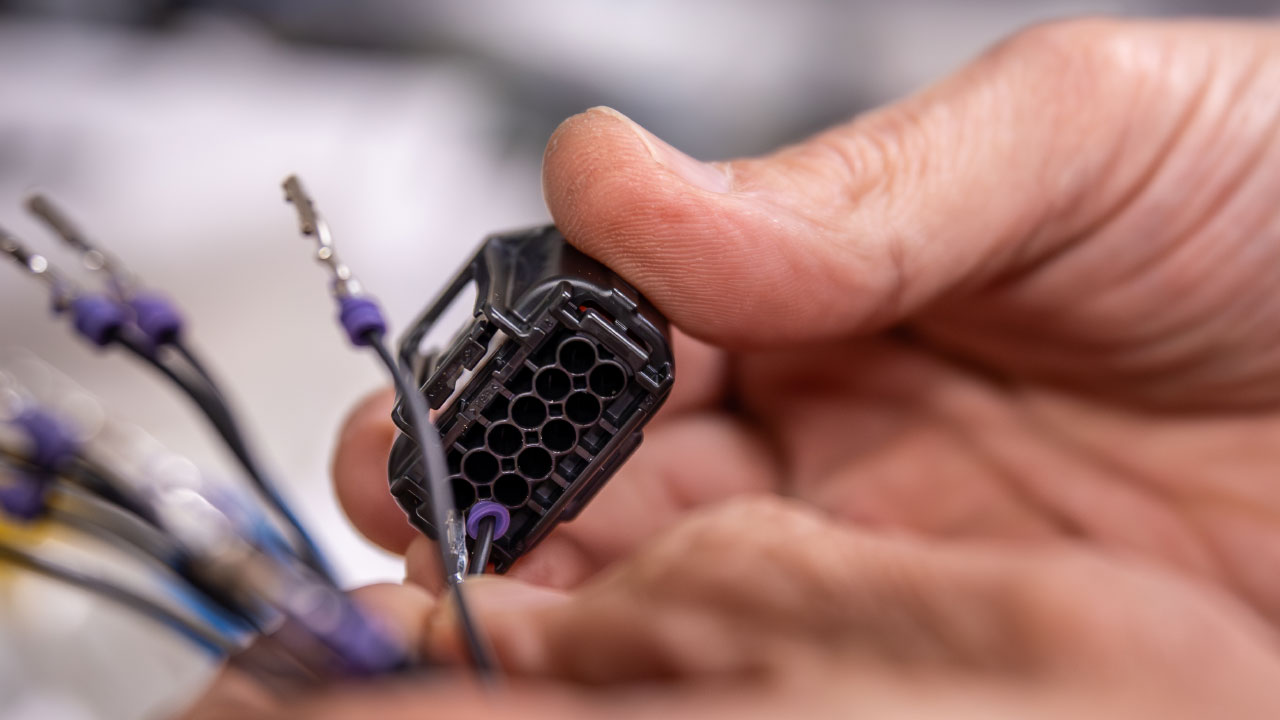fpt_closeup_connector_wires